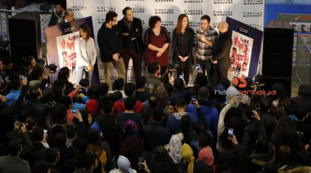 'Ölümlü Dünya' oyuncularına seyirci şoku