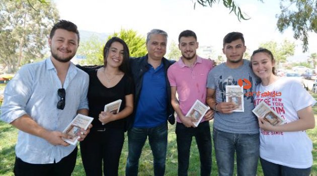Önce pişi yaptı sonra kitabını imzaladı