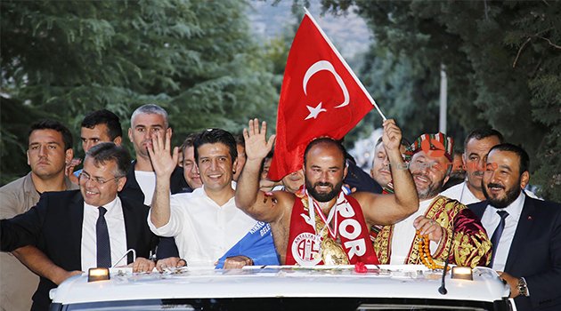 ORHAN OKULU, ELMALI'DA BAŞPEHLİVAN