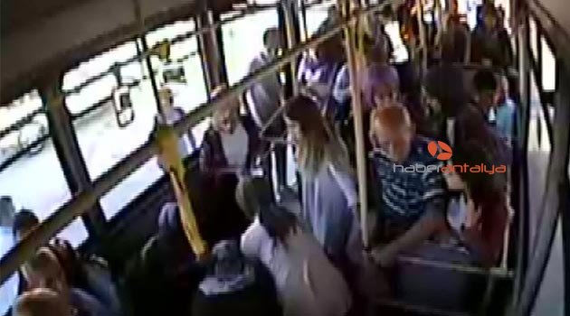 Otobüste bayılan genç kızı, hastaneye götürdü