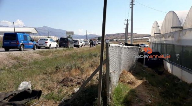 Otomobil yayaya çarptı: 1 ölü, 2 kişi yaralı