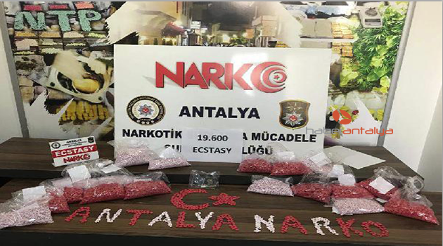 Otomobilde 19 bin 600 ecstasy hap ele geçirildi