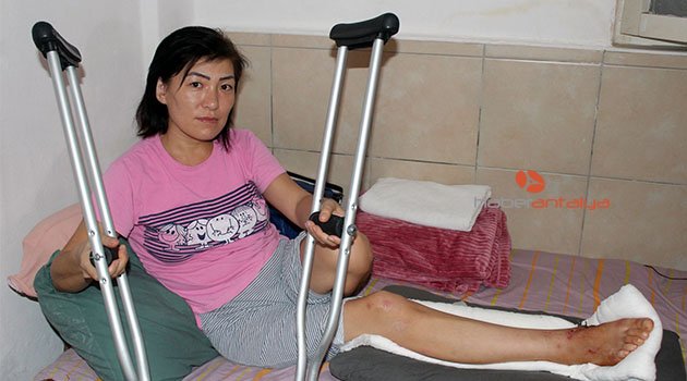  Otomobilin çarpıp kaçtığı Kırgız kadının başına gelmeyen kalmadı