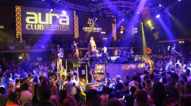 Özbek şarkıcı Mc Doni'den Kemer'de konser