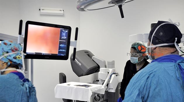 Pankreasındaki kitleden robotik cerrahiyle kurtuldu