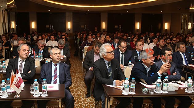 'Paris, sürücüsüz otobüsleri deniyor; Antalya, otobüslerin sayısını tartışıyor'