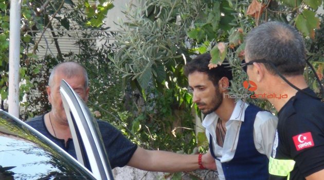 Park halindeki araçta silah ve uyuşturucu ele geçirildi