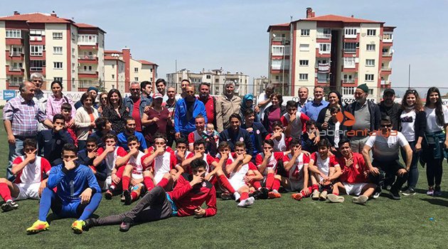 PAŞA'NIN GENÇLERİ ŞAMPİYONLUĞA KOŞUYOR