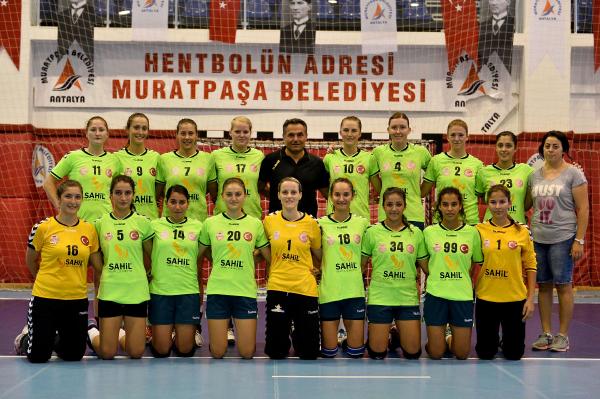 PAŞA'NIN MELEKLERİ EVİNDE İLK SINAVINA ÇIKIYOR