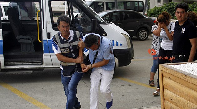 Polisi bacağından ısırıp yaraladı