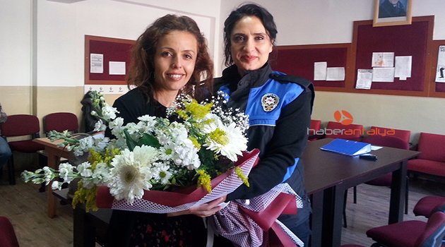 POLİSLER, ŞEHİT EŞİ ÖĞRETMENİ UNUTMADILAR