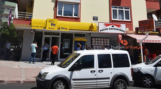 PTT Şubesinin kapısını açık unuttular
