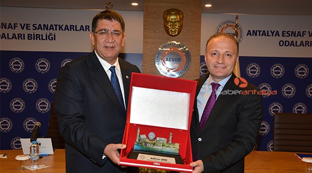 Rektör Ünal esnaf temsilcileriyle buluştu