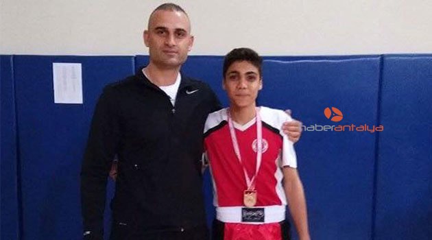 Ringde başına darbe alan genç kick boksçu ameliyat edildi