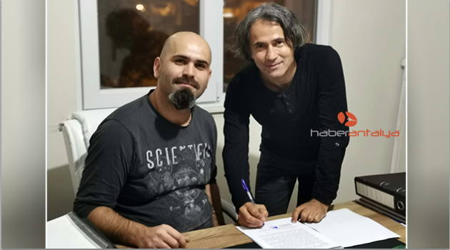 'Rockçı İmam' profesyonel müzik yaşamına atıldı