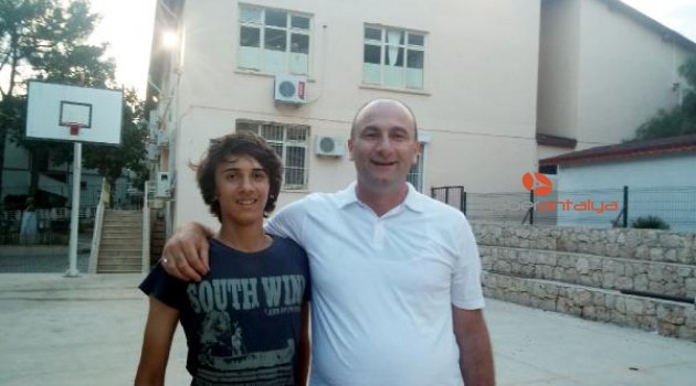 Rockçı imamın oğlu Romanya'ya transfer oldu