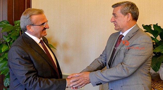 RUS BAŞKONSOLOSTAN VALİ KARALOĞLU’NA ZİYARET