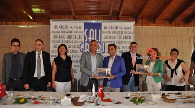 SALI GRUBU, CHP ADAYLARINI AĞIRLADI