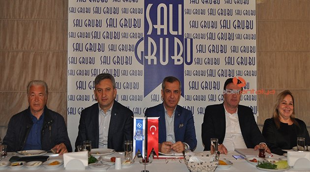 SALI GRUBU'NDA REFERANDUM KONUŞULDU