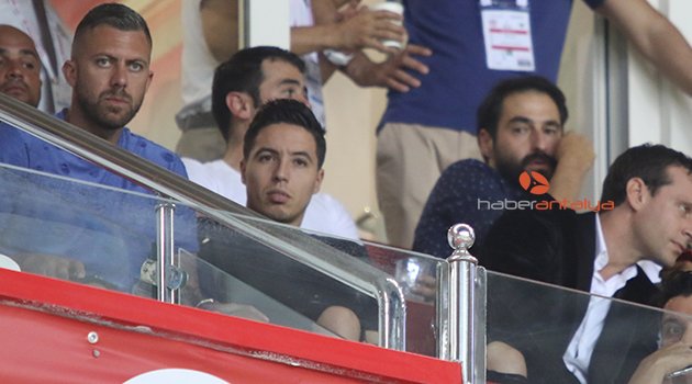 Samir Nasri, maçı tribünden takip etti