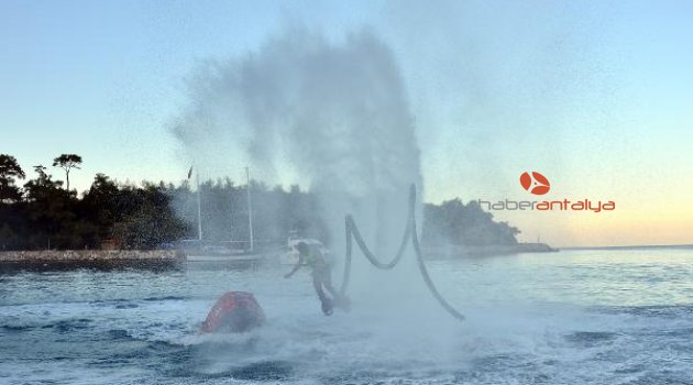 Şampiyon flyboard sporcusu antrenmanda bacağını kırdı