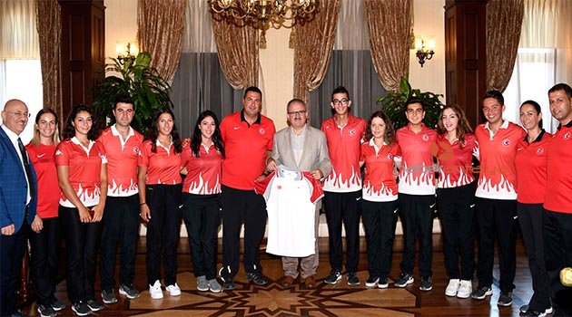 Şampiyonlardan Vali Karaloğlu'na ziyaret