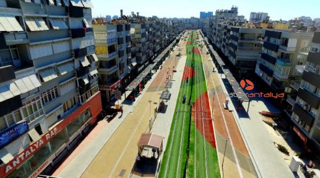 Şarampol göz kamaştırıyor