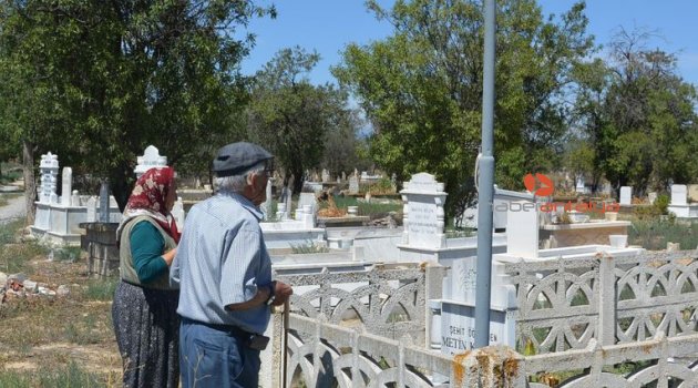 Şehit anne ve babasının 24 yıl sonra buruk mutluluğu