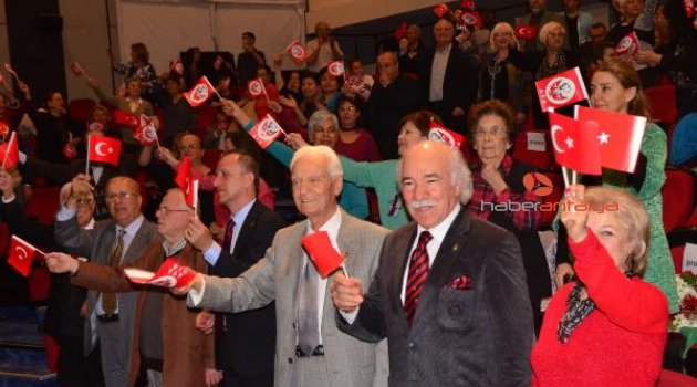Şehitler anısına konser