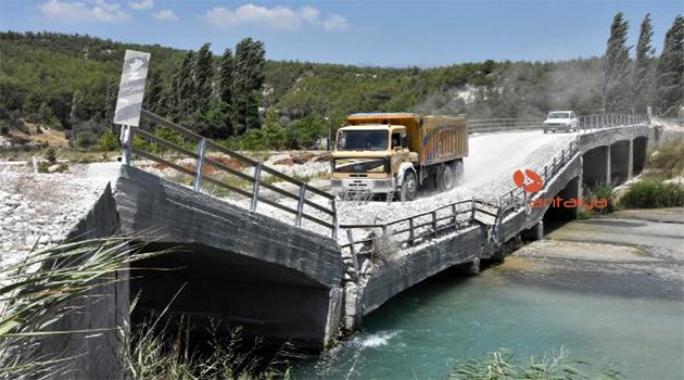 Sel felaketinde çöktü, kullanılmaya devam ediyor