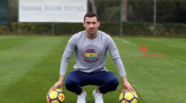 Şener Özbayraklı 'Biz her zaman yarışın içindeyiz'