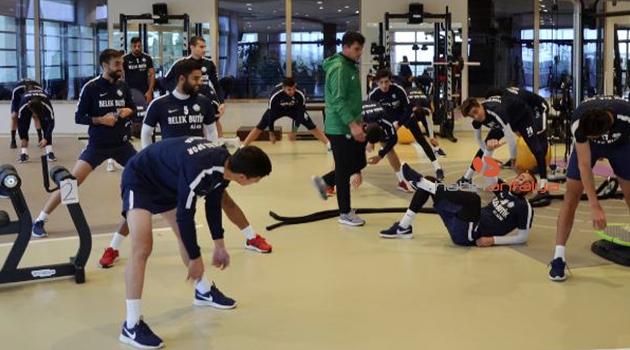 Serik Belediyespor salonda çalıştı