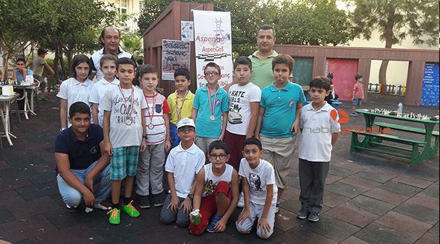 SERİK’TE SATRANÇ CADDEYE TAŞINDI