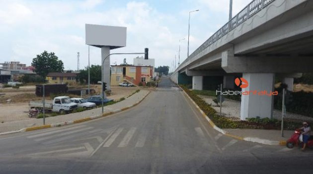 Serik'e giriş yolu açıldı