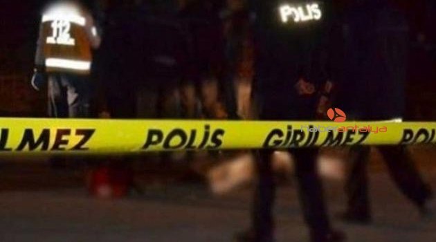 SEYİR HALİNDEKİ OTOMOBİLE ATEŞ AÇILDI! 2 YARALI