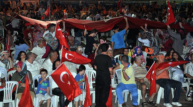 SICAĞA RAĞMEN DEMOKRASİ NÖBETİNE DEVAM