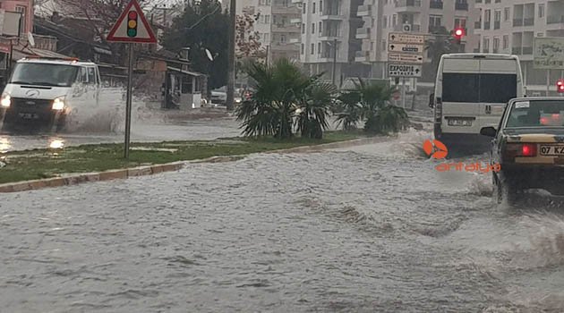 Şiddetli yağmur devam edecek: Sel ve hortum uyarısı! | Antalya hava durumu