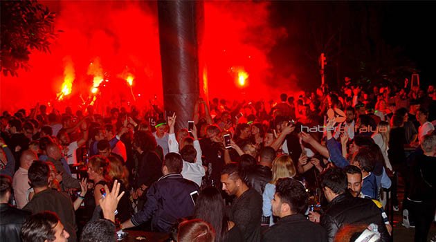 Side'de 'yaza merhaba' partisi