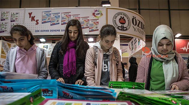 Sınav sistemi değişti 100 milyon kitap elde kaldı