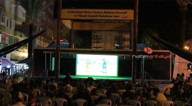 Sinema tırı Kumluca’da