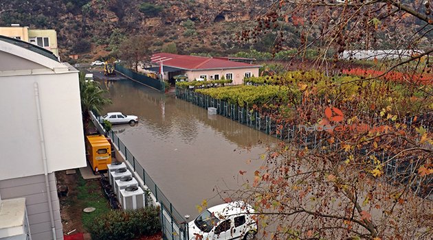 Su basınca tsunami sandılar