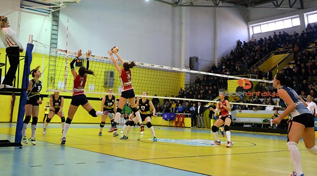 SULTANLAR GALİBİYETLE BAŞLADI