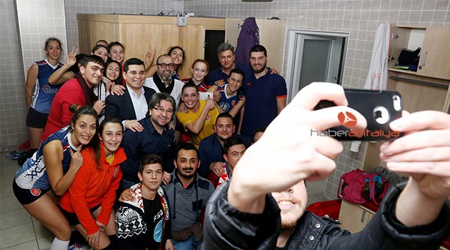 SULTANLARDAN MÜTHİŞ GERİ DÖNÜŞ