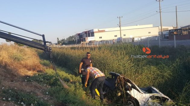 Takla atan otomobil kanala uçtu: 1 yaralı