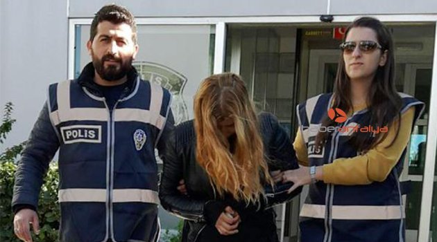 Tanınmamak için saçıyla yüzünü kapattı