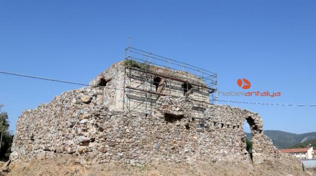 Tarihi köşkün çatısında su sarnıcı bulundu