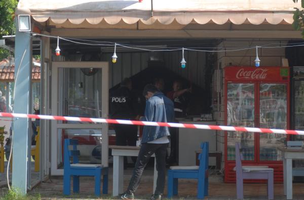 TARTIŞTIĞI KAFE İŞLETMECİSİNİ ÖLDÜRDÜ