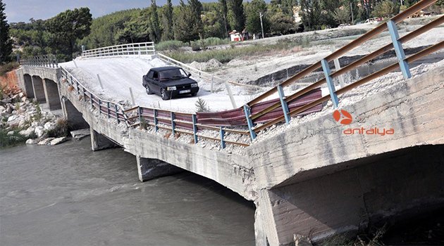 TEHLİKEYE RAĞMEN KULLANMAYA DEVAM EDİYORLAR
