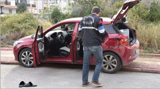 Terliklerini çıkarıp kaçtı