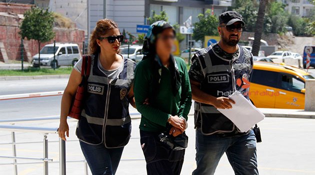 Terör örgütü üyesi olduğu iddia edilen kadın Alanya’da yakalandı